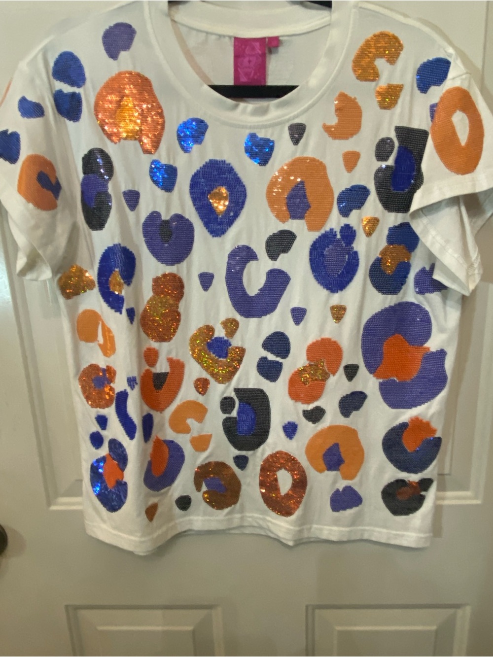 QUEEN OF SPARKLES White Tee with Orange, Blue & Navy Sequin Leopard Spots NWOT